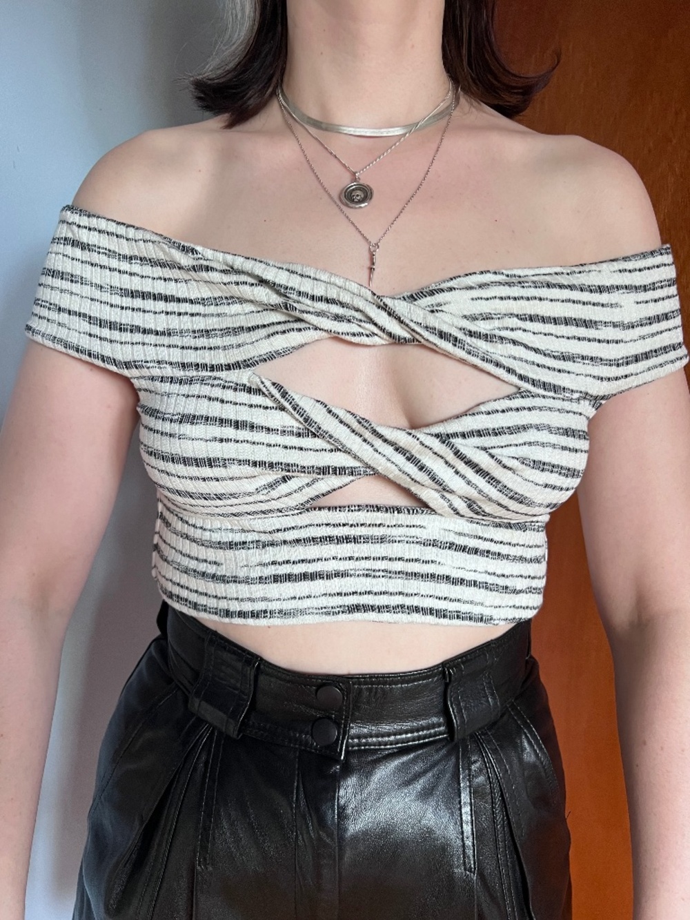 Urban Outfitters - Bardot Crop Top - Off Shoulder - Key Hole - S